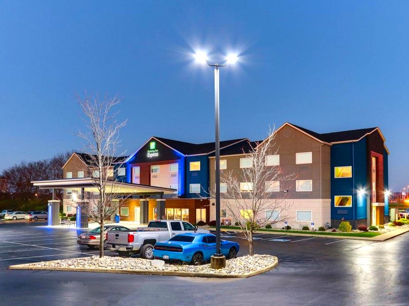 Holiday Inn Express Cincinnati North - Monroe By IHGの写真