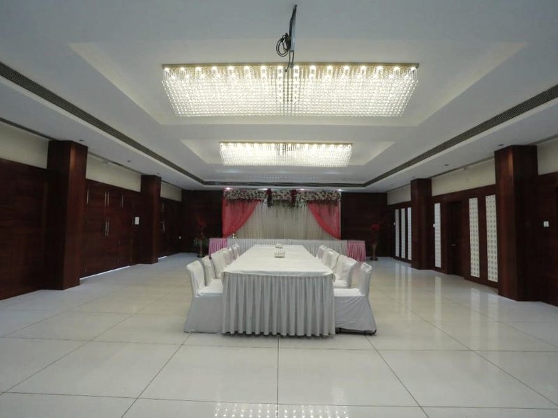 ホテル シュリ ケダパティ インターナショナル (Hotel Shri Khedapati International)の写真