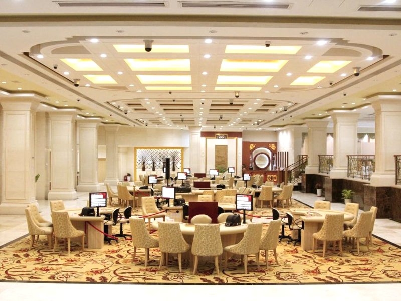 Swan Lake Hotelの写真