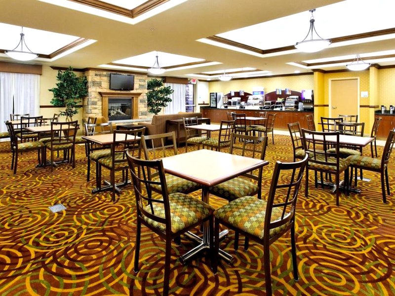 ホリデイ イン エクスプレス フレズノ ノースウエスト ハーンドン バイ IHG (Holiday Inn Express Fresno Northwest - Herndon By IHG)の写真