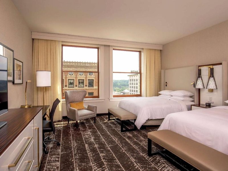 ダブルツリー バイ ヒルトン ヤングスタウン ダウンタウン (DoubleTree by Hilton Youngstown Downtown)の写真