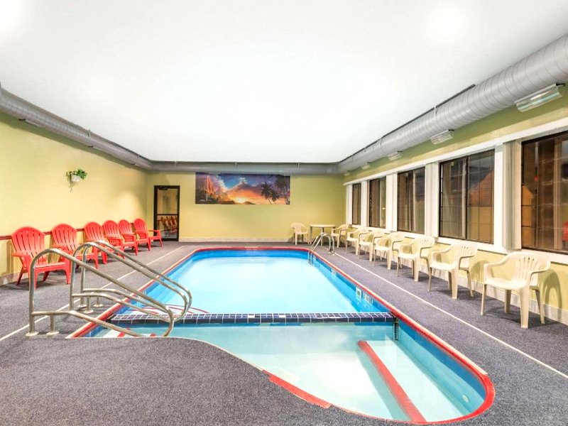 デイズ イン ＆ スイーツ バイ ウィンダム ヤングスタウン／ギラード オハイオ (Days Inn & Suites by Wyndham Youngstown / Girard Ohio)の写真