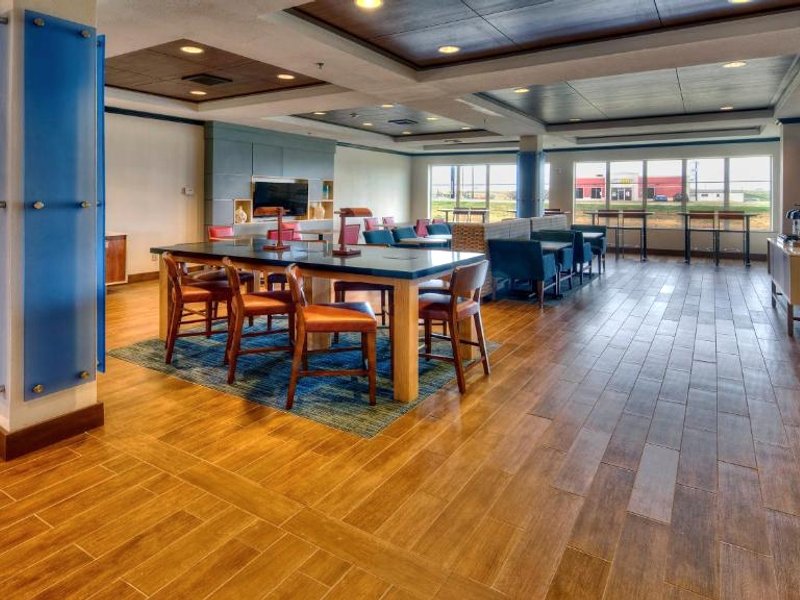 Holiday Inn Express Hotel and Suites Corsicana I-45 By IHGの写真