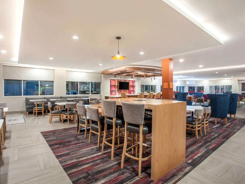 ラ キンタ イン & スイーツ バイ ウィンダム マデラ (La Quinta Inn & Suites by Wyndham Madera)の写真
