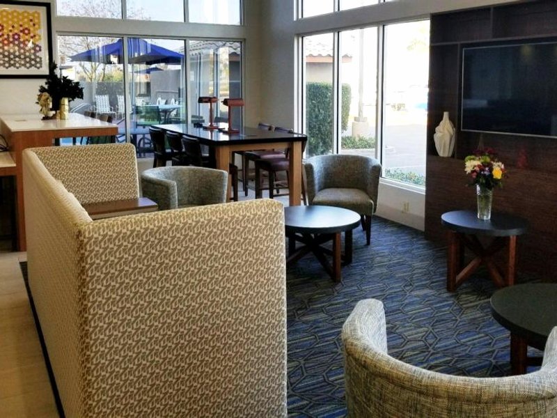 Holiday Inn Express Madera By IHGの写真