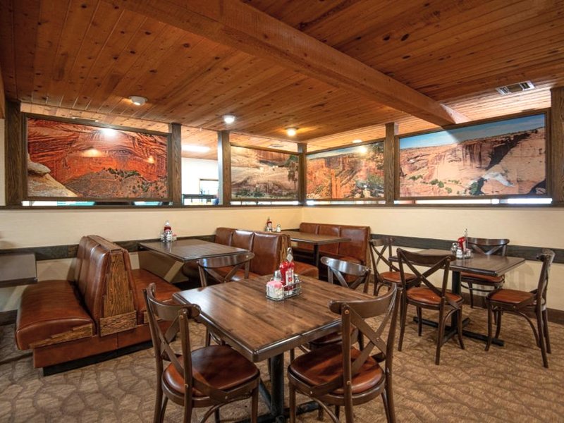 サンダーバード ロッジ (Thunderbird Lodge)の写真