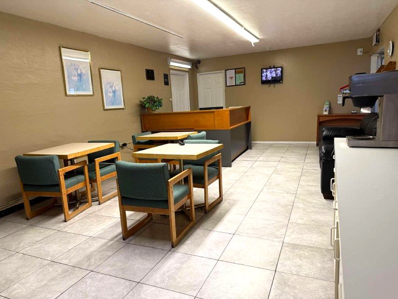 アメリカズ ベスト バリュー イン ウェンドーバー (Americas Best Value Inn Wendover)の写真