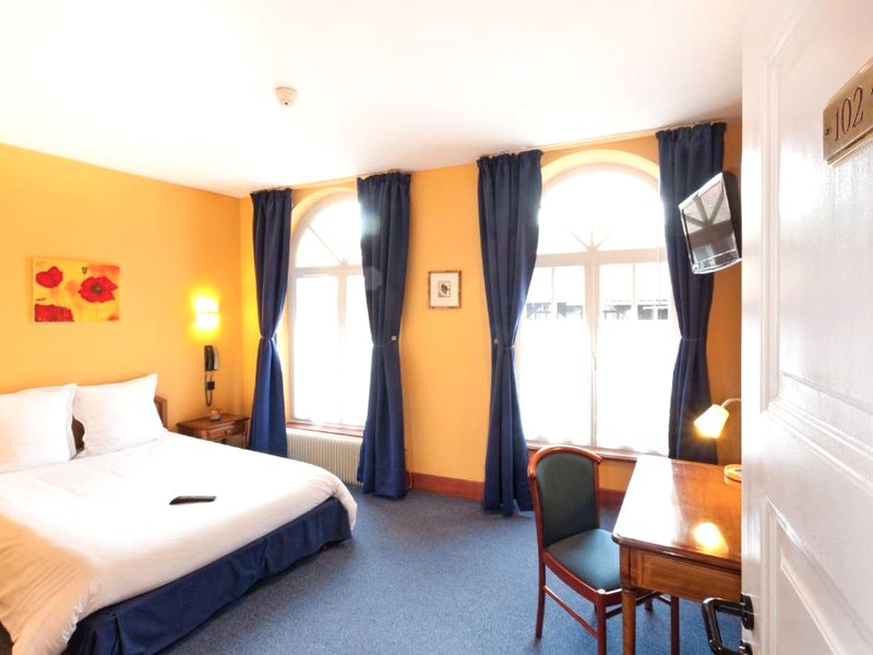 オテル レストラン ラ シゴーニュ (Hotel Restaurant La Cigogne)の写真