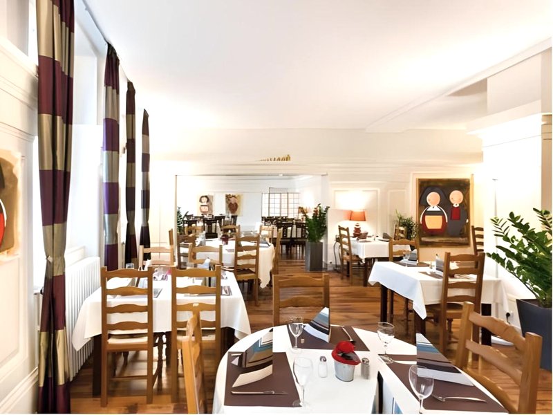 オテル レストラン ラ シゴーニュ (Hotel Restaurant La Cigogne)の写真