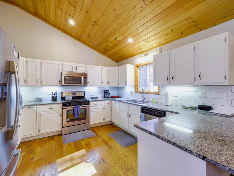 Pet-Friendly Cabin with Fire Pit in Spruce Pine!の写真