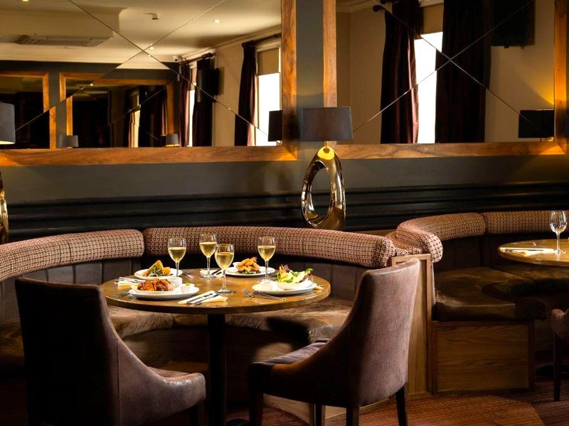 スタンフォード アームズ ホテル (Strangford Arms Hotel)の写真