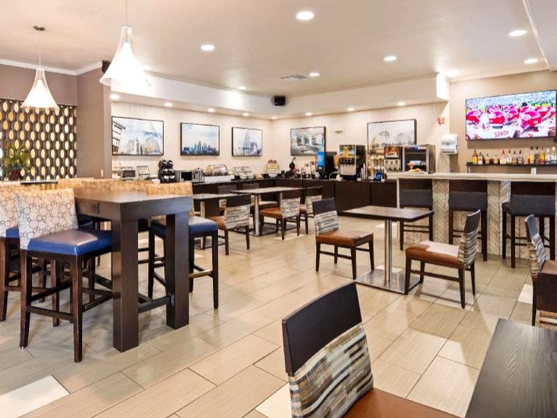 ベストウェスタンプラス カンザスシティエアポート-KCIイースト (Best Western Plus Kansas City Airport-KCI East)の写真