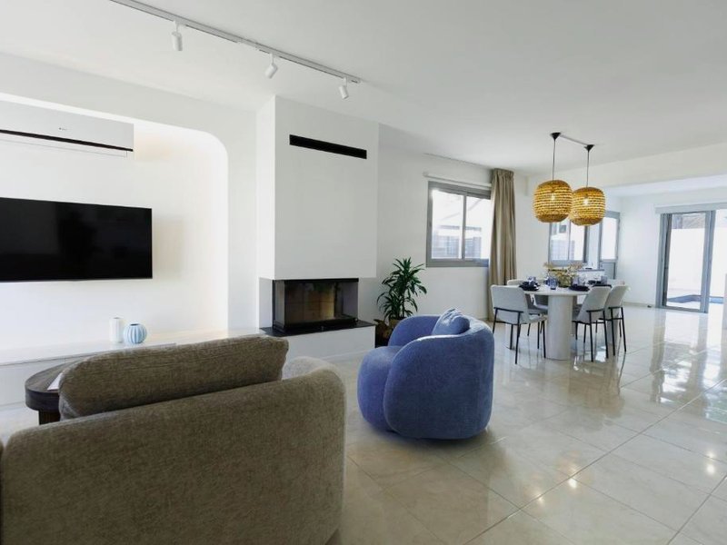 Cozy Breeze - Chic villa with amazing pool & bbqの写真
