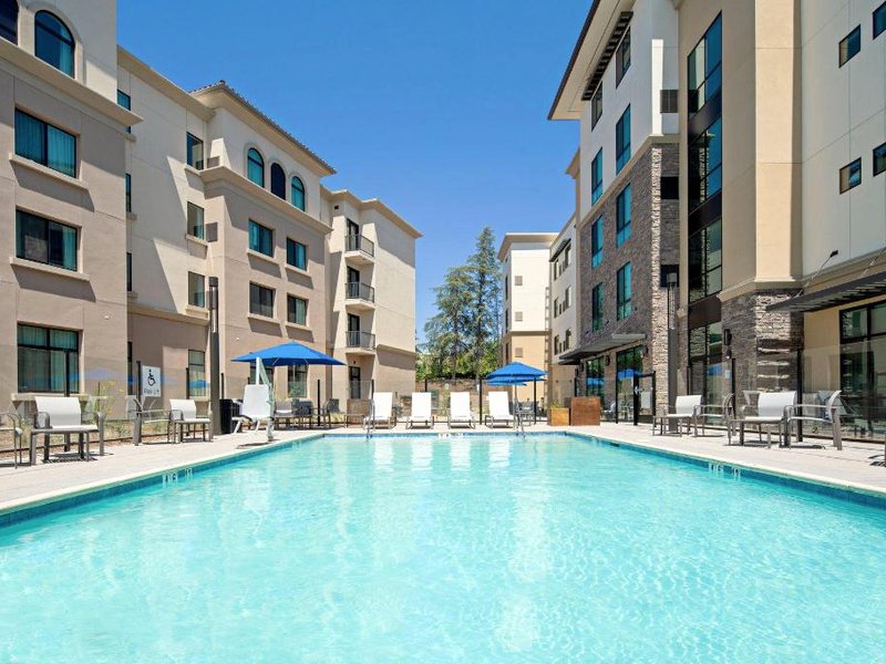 ホリデイ イン エクスプレス アンド スイーツ バレンシア サンタクラリタ バイ IHG (Holiday Inn Express and Suites Valencia - Santa Clarita By IHG)の写真