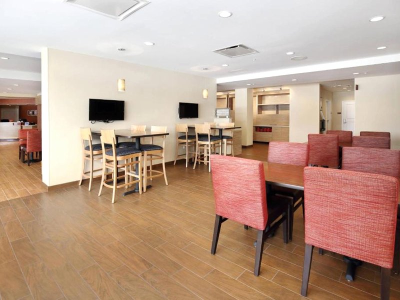タウンプレース スイーツ グローブシティ マーサー/アウトレッツ (TownePlace Suites Grove City Mercer/Outlets)の写真