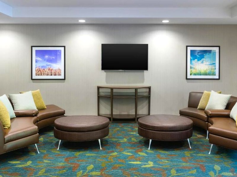 Candlewood Suites Grove City - Outlet Center IHGの写真