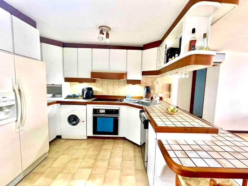 Apartamento con acceso directo a la playa, piscina y restaurantの写真