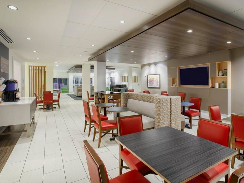 ホリデイ イン エクスプレス ＆ スイーツ グレート ベンド バイ IHG (Holiday Inn Express & Suites Great Bend By IHG)の写真