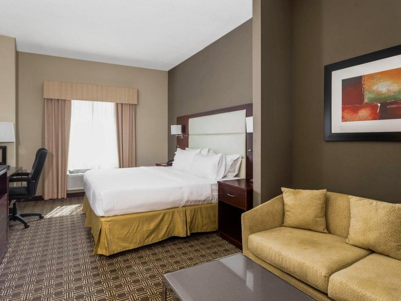 Holiday Inn Express & Suites Lantana By IHGの写真
