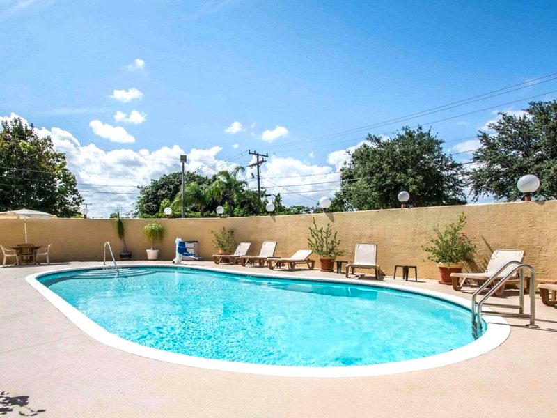 Comfort Inn & Suites Lantana - West Palm Beach Southの写真