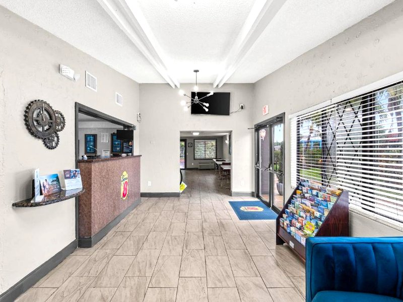 Super 8 by Wyndham Lantana West Palm Beachの写真