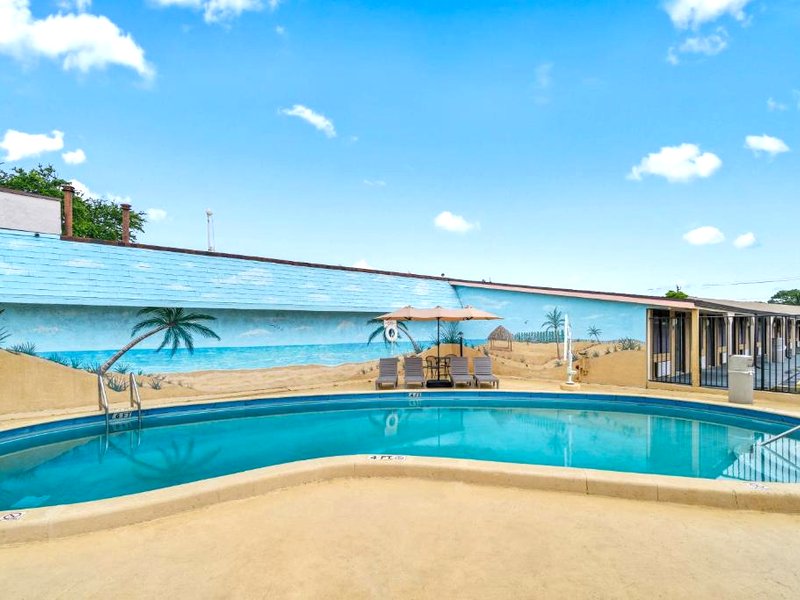 Super 8 by Wyndham Lantana West Palm Beachの写真