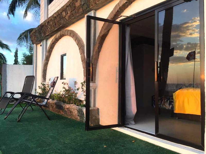 Sunbloom Beachfront Hotel and Restaurantの写真