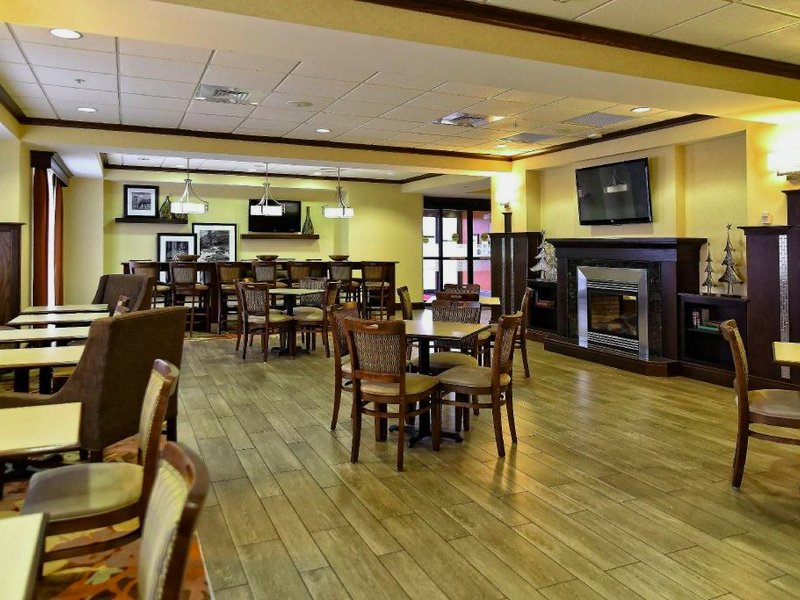 ハンプトン イン ジェネシオ (Hampton Inn Geneseo)の写真