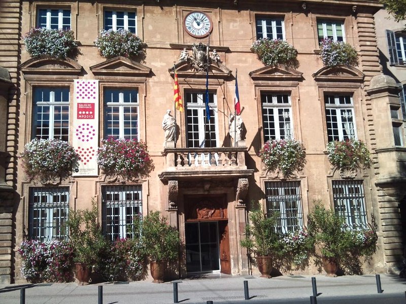Campanile Salon De Provenceの写真