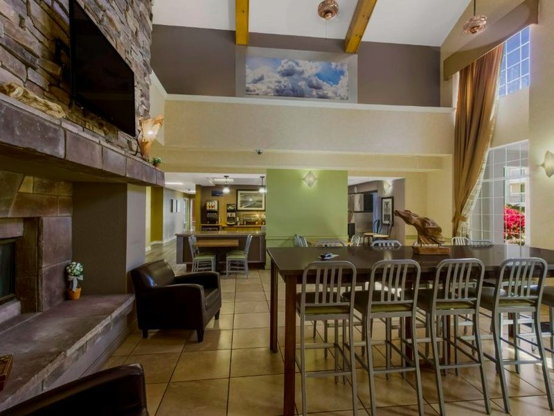 シュアステイ プラス ホテル バイ ベストウェスタン テンピ ユニバーシティ (SureStay Plus Hotel by Best Western Tempe University)の写真