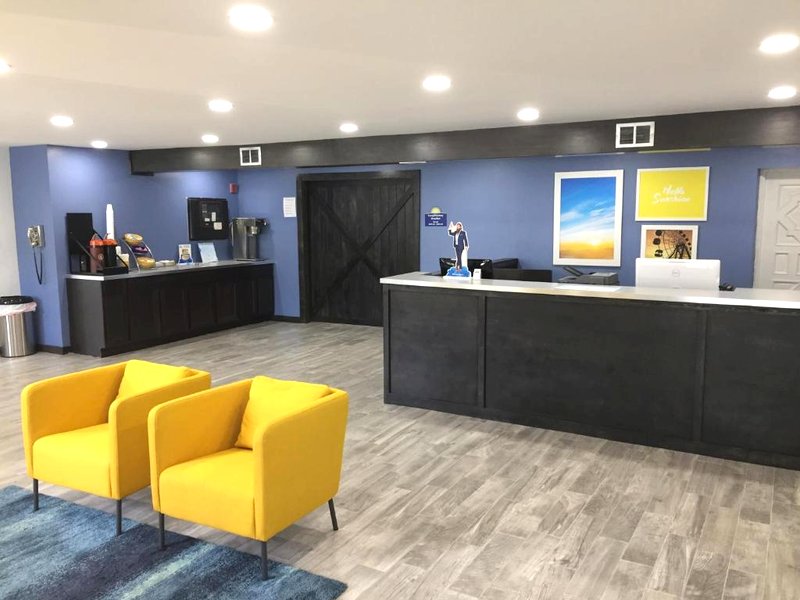 Days Inn & Suites by Wyndham Cincinnati Northの写真