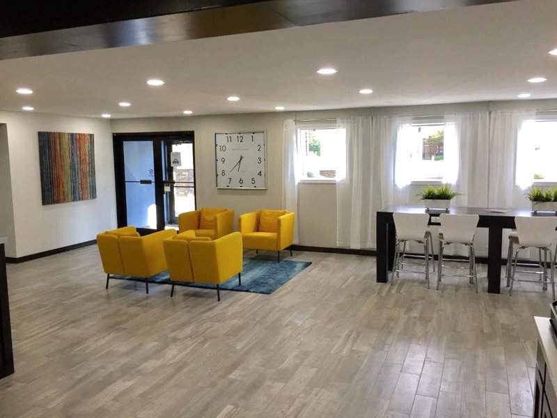 Days Inn & Suites by Wyndham Cincinnati Northの写真