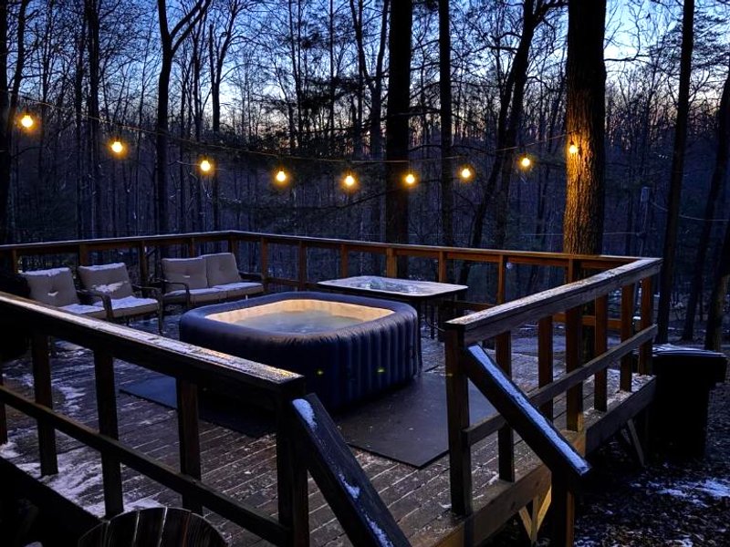 HOT TUB -Secluded Cabin Cave Run Lake and near Red River Gorgeの写真