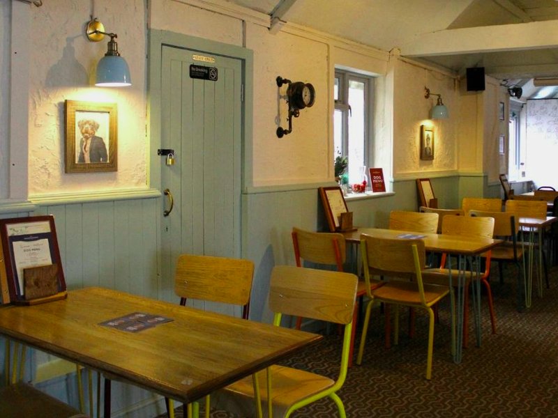 Dog and Partridge Innの写真