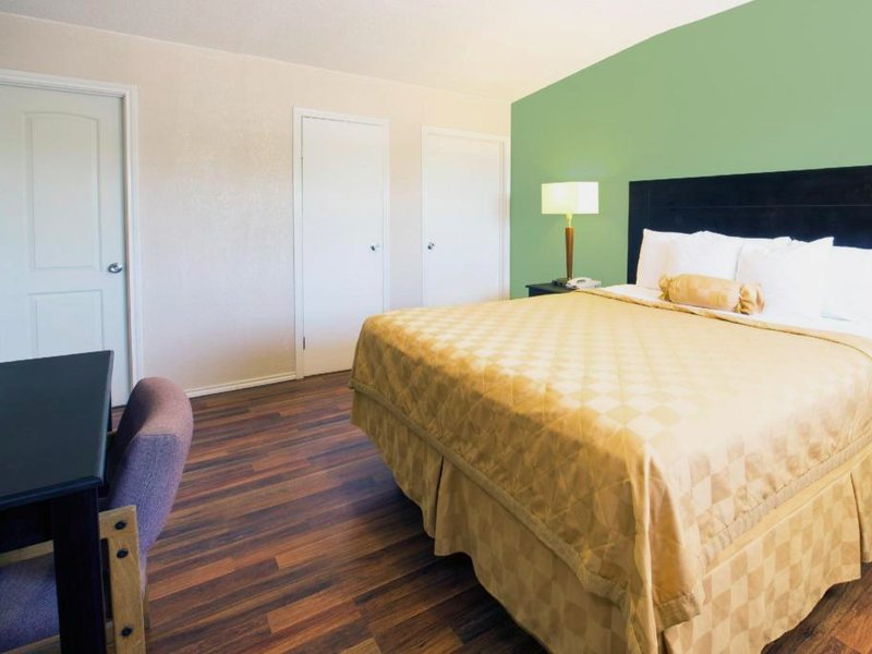 Executive Inn and Kitchenette Suitesの写真