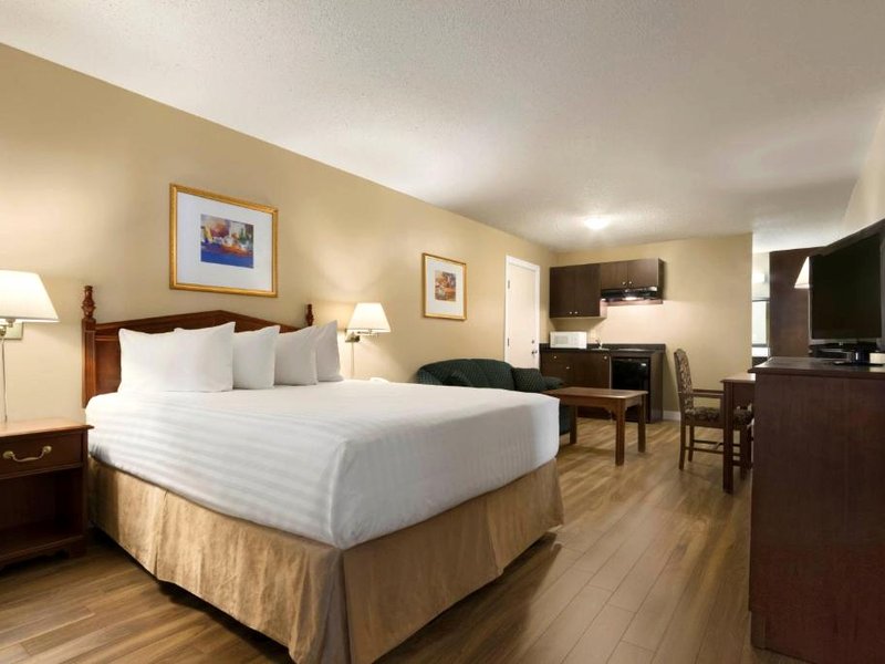 デイズ イン バイ ウィンダム バーノン (Days Inn by Wyndham Vernon)の写真