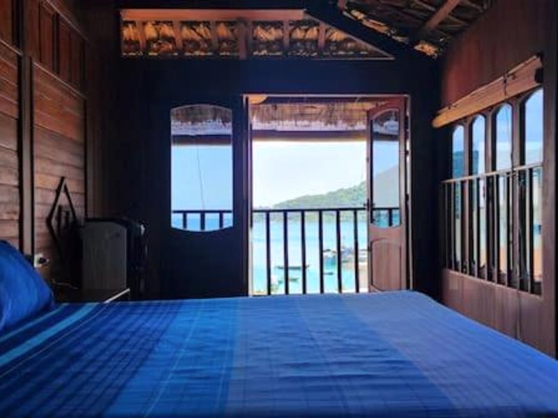 Cham Island Wooden Cabinの写真