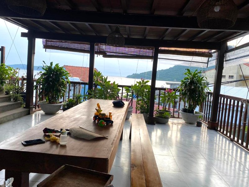 Cham Island Wooden Cabinの写真
