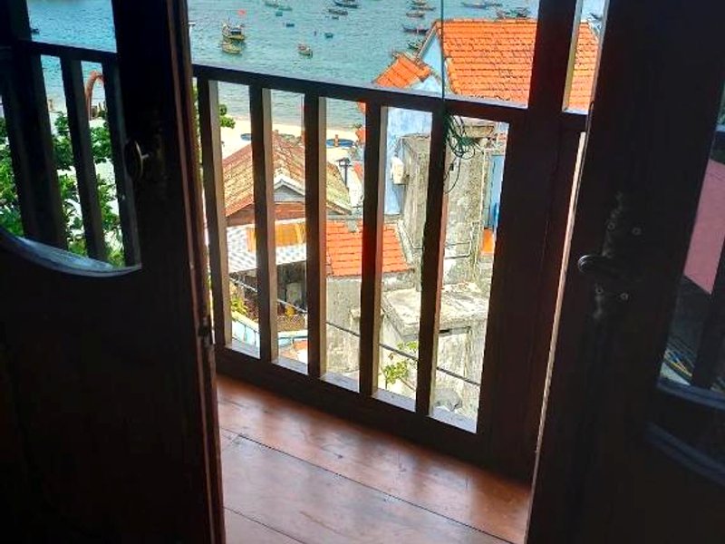 Cham Island Wooden Cabinの写真