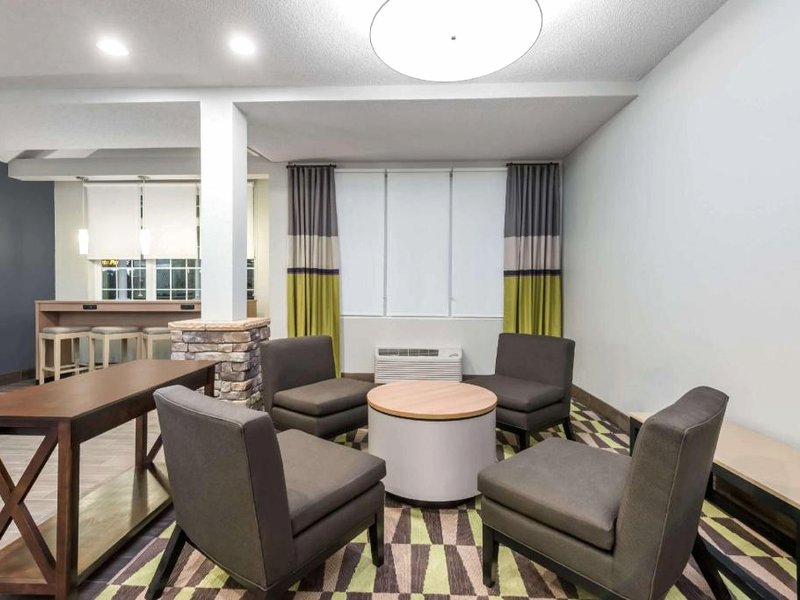 Microtel Inn & Suites by Wyndham New Martinsvilleの写真