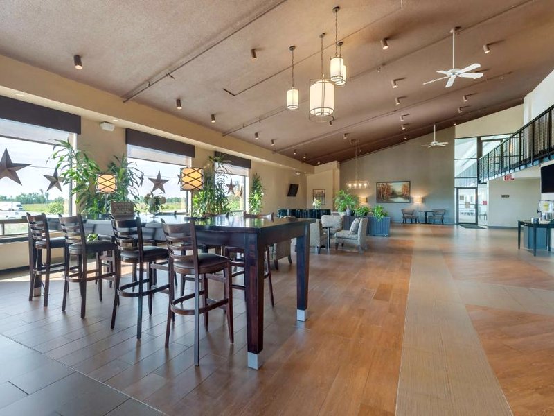 ベストウェスタン ペンブルック インアンド カンファレンスセンター (Best Western Pembroke Inn and Conference Centre)の写真
