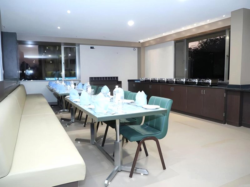 Kyriad Hotel Solapur by OTHPLの写真