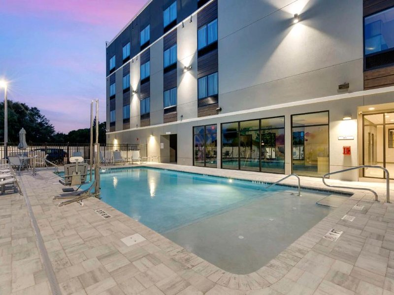 Best Western Plus Winter Haven Inn & Suites の写真