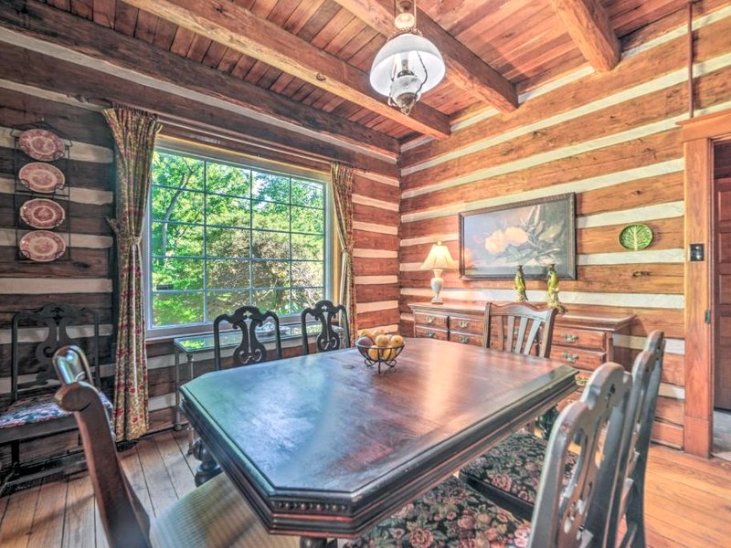 Rustic Dover Retreat with Porch - Walk to Boat Ramp!の写真