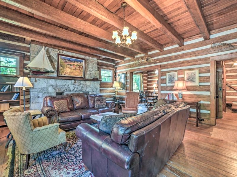 Rustic Dover Retreat with Porch - Walk to Boat Ramp!の写真