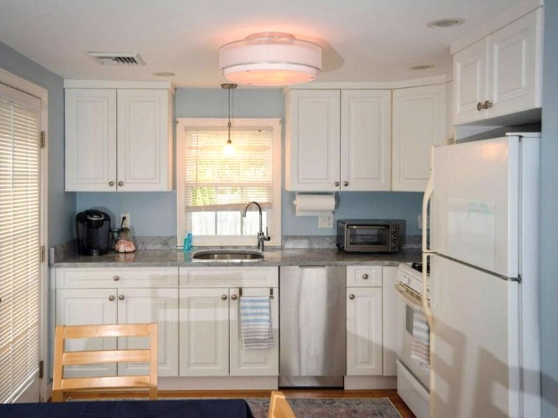 Cozy Coastal Retreat West Dennisの写真