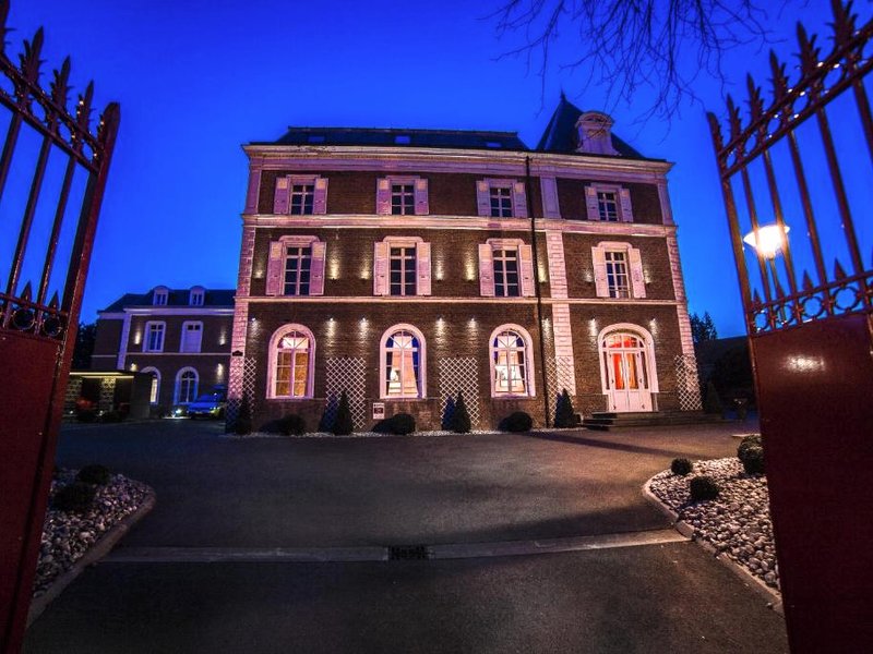 The Originals Boutique, La Maison Rouge, Lens Ouestの写真