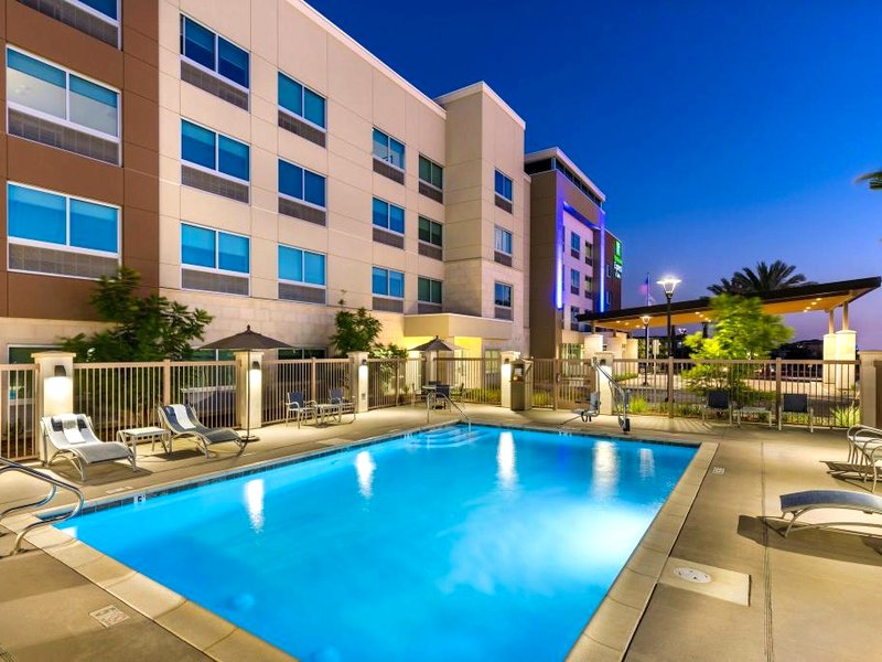 ホリデイ イン エクスプレス アンド スイーツ モレノ バレー リバーサイド バイ IHG (Holiday Inn Express And Suites Moreno Valley - Riverside By IHG)の写真