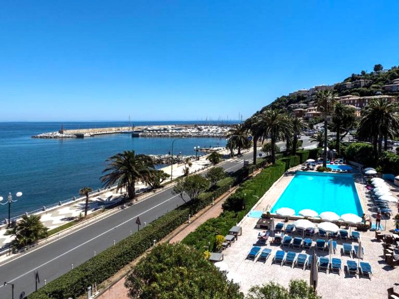 グランド ホテル アレンツァーノ (Grand Hotel Arenzano)の写真