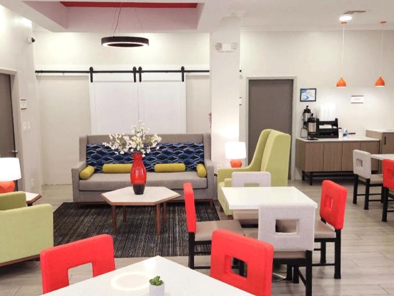 アメリカズ ベスト バリュー イン&スイーツ フォーリー ガルフ ショアズ (Americas Best Value Inn & Suites Foley Gulf Shores)の写真